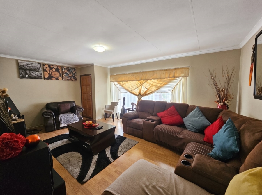 3 Bedroom Property for Sale in Pellissier Free State